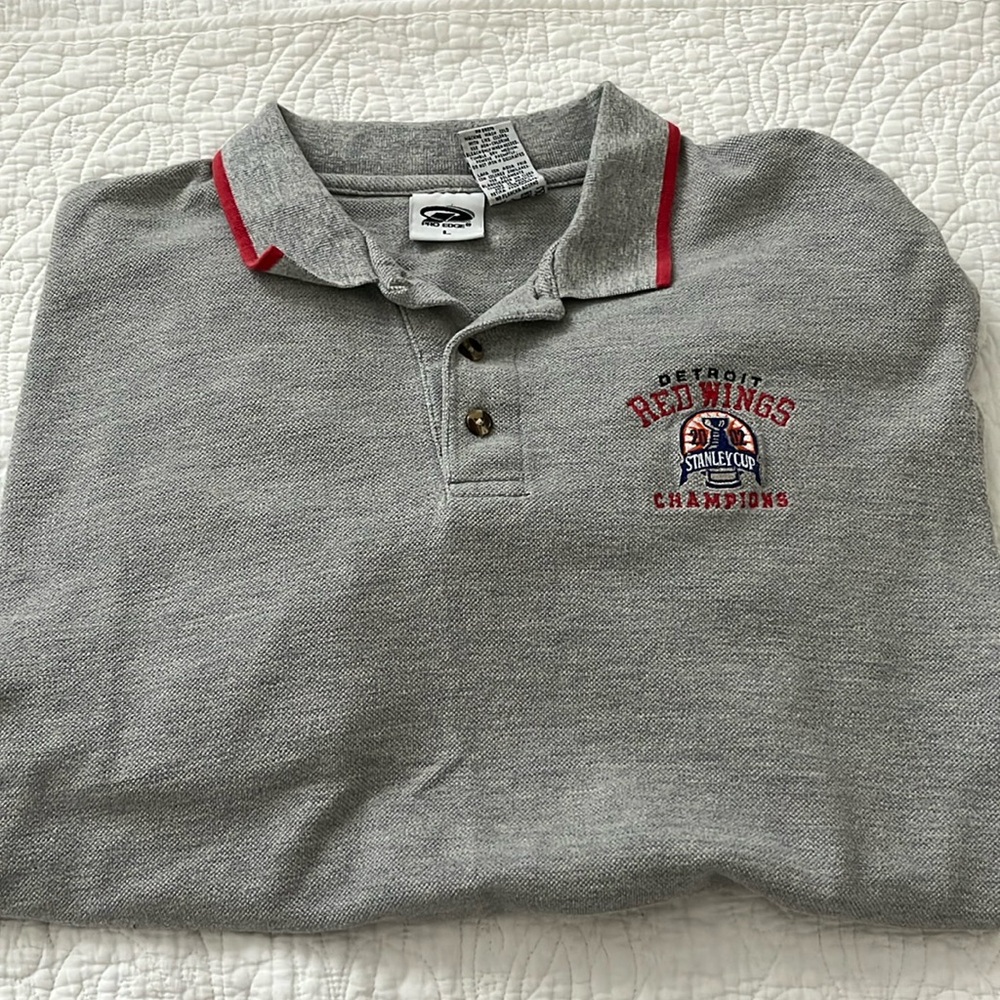 Men’s Large, Detroit Red wings polo